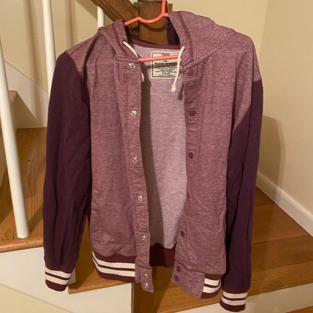 Men’s red sweatshirt